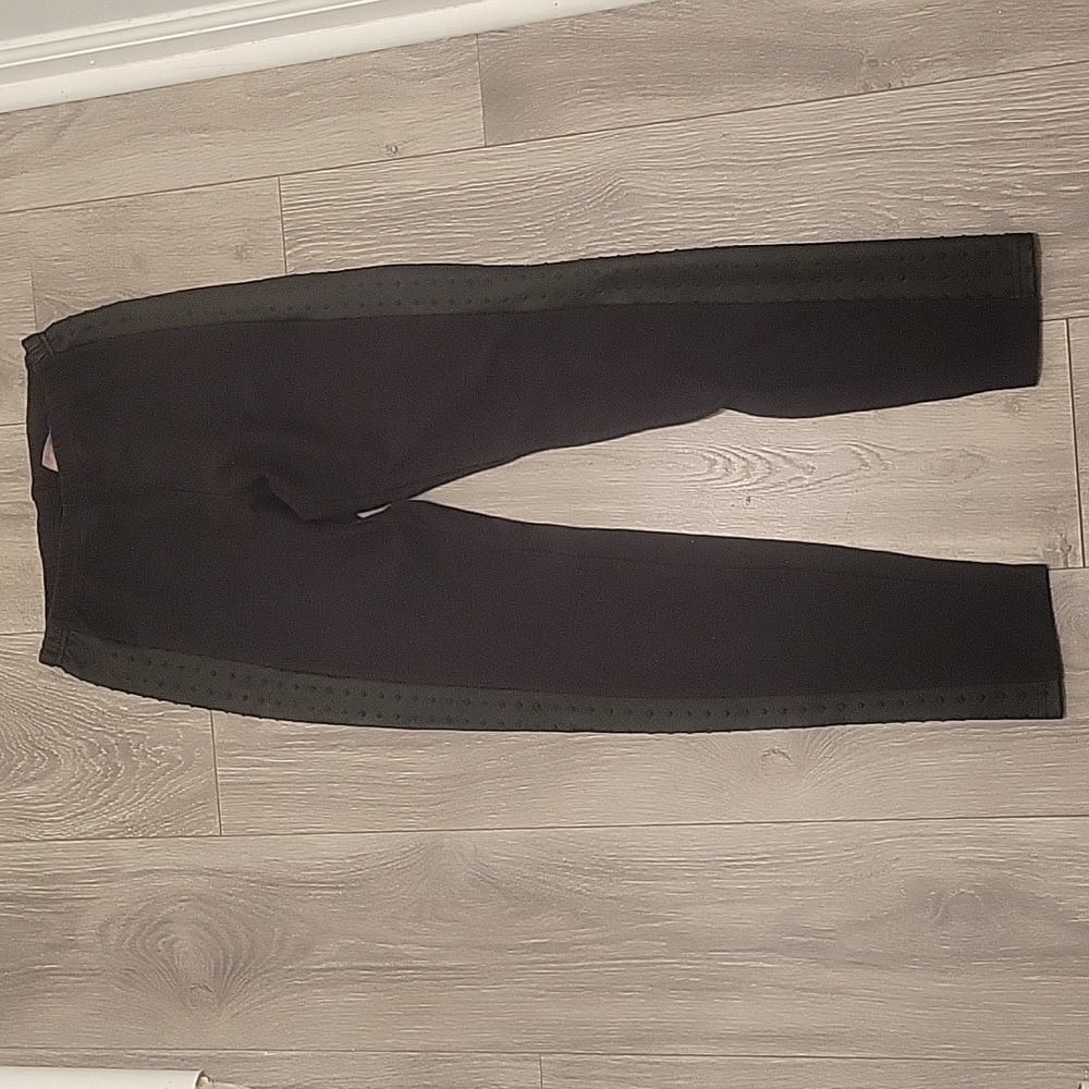 XHILARATION Black w/metalic texture on sides Leggings Size Medium